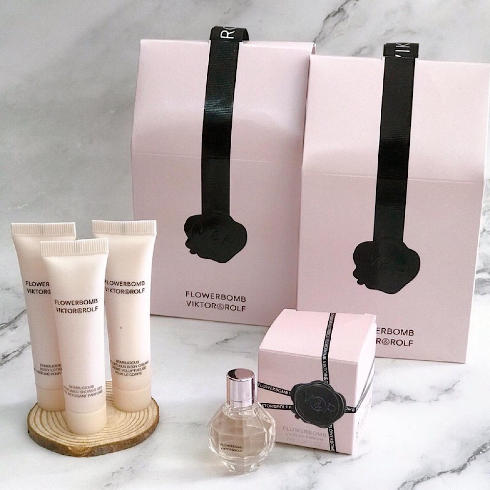 GIFT SET NƯỚC HOA MINI NỮ FLOWERBOMB-VIKTOR & ROLF